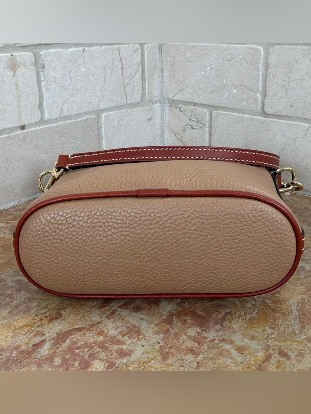 Dooney & Bourke Pebble Grain Leather Holly Bag in Taupe NWOT - Picture 3 of 8